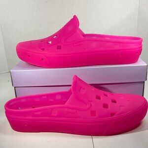 NWT Vans Mule T Slip Ons in Hot Pink Men’s 11